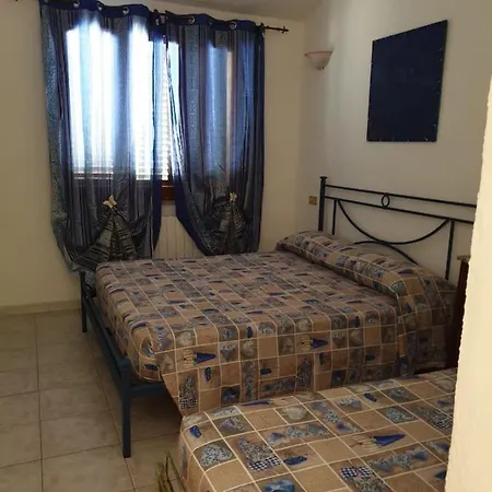 Lu Lisandru Bed & Breakfast Telti